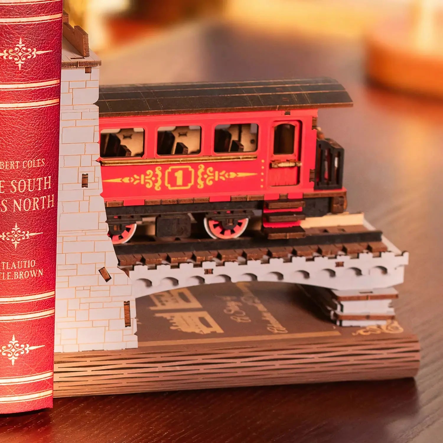 Book Nook Century Train - Crafterra