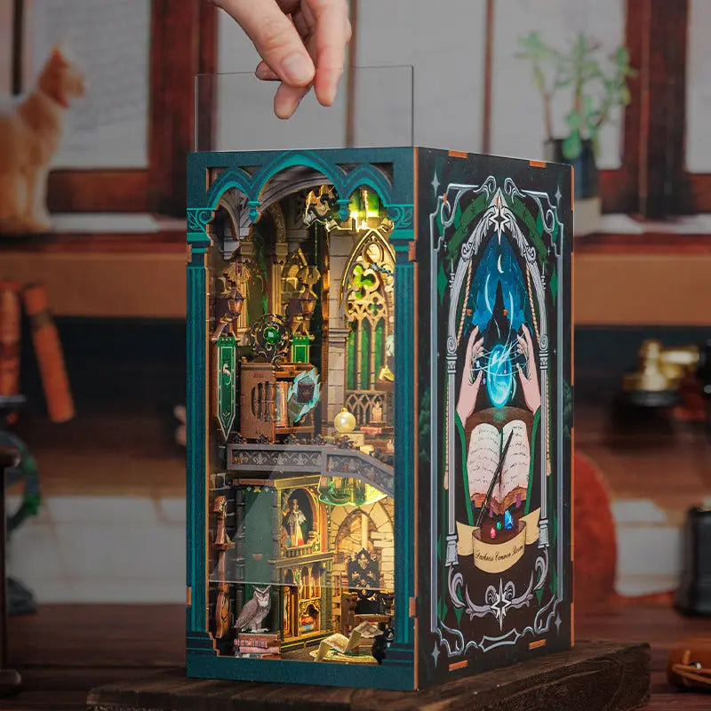 Book Nook Darkness Common Room - Crafterra