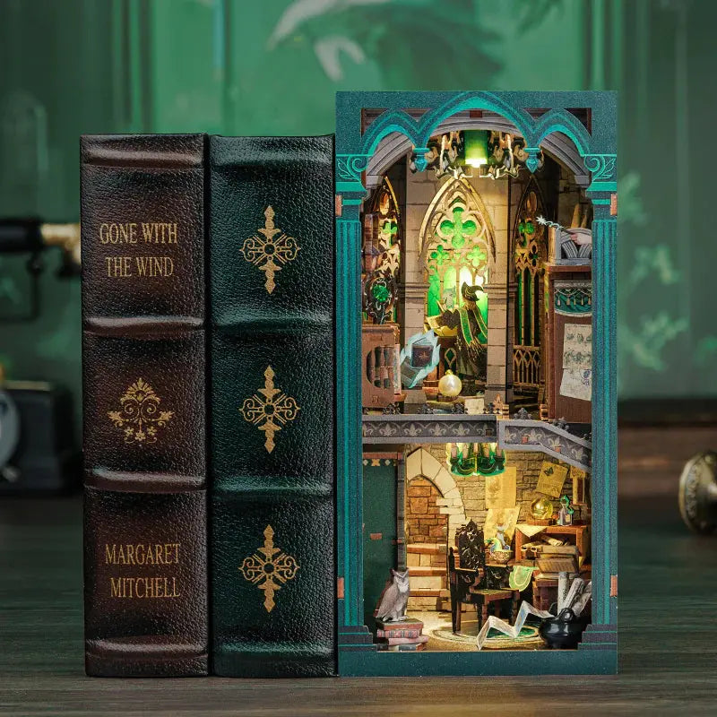 Book Nook Darkness Common Room - Crafterra