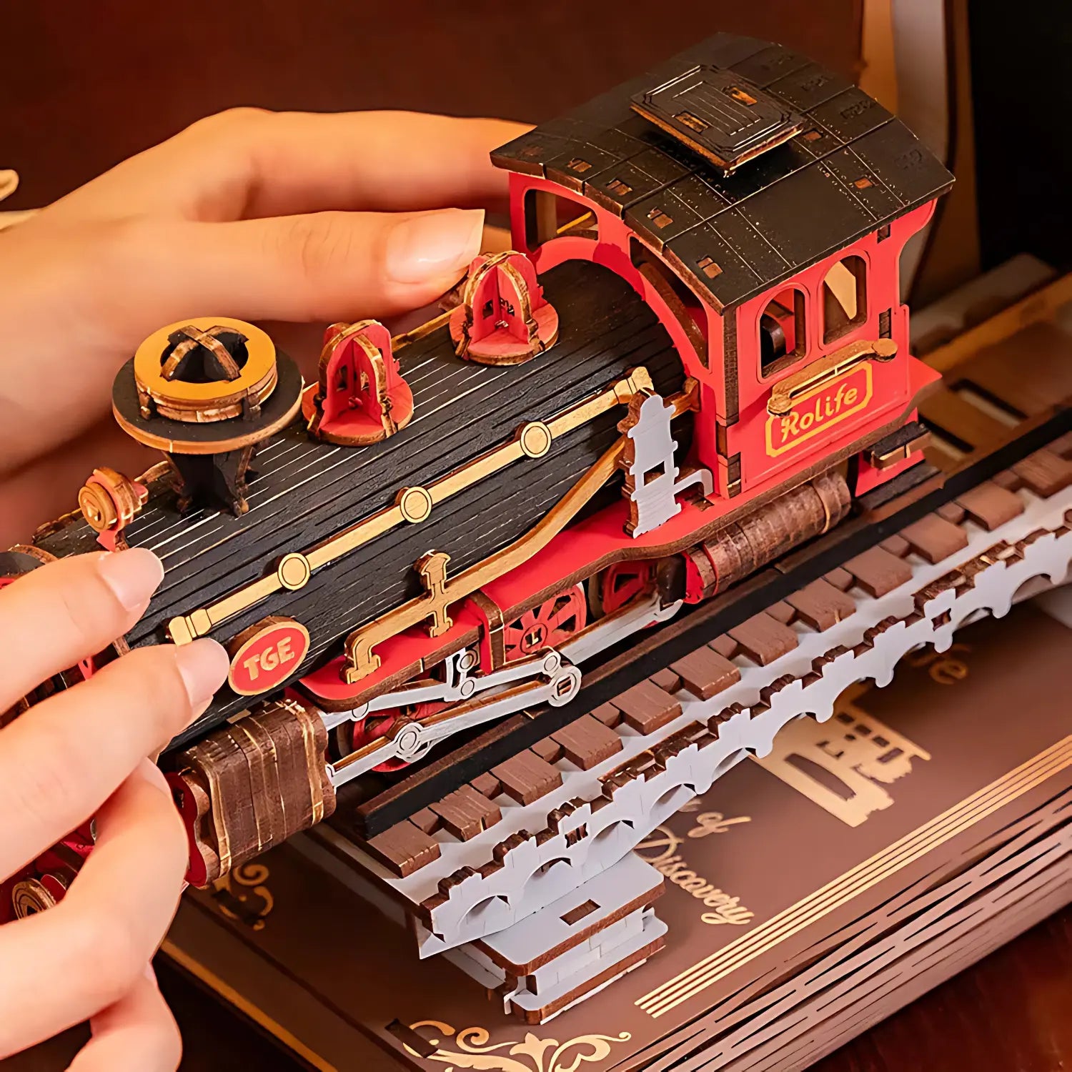 Book Nook Century Train - Crafterra