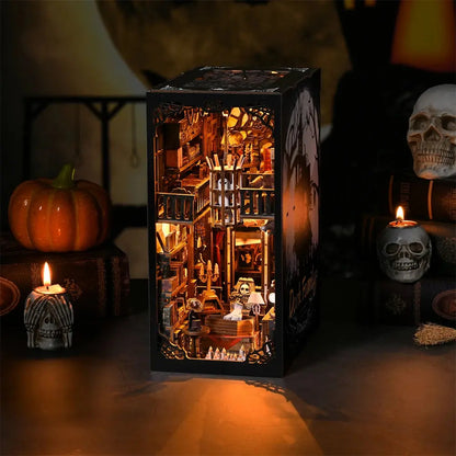 Book Nook Dark Family - Crafterra