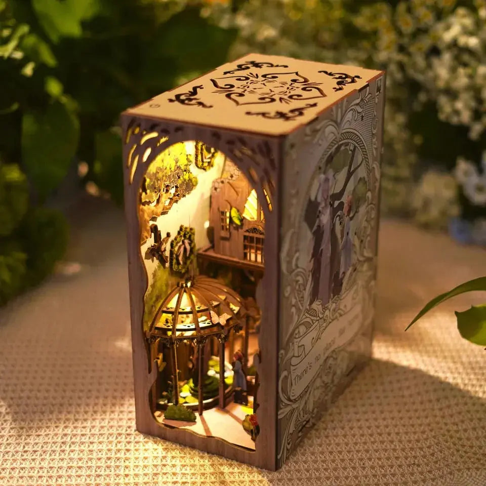 Book Nook Dorothy's Journey - Crafterra