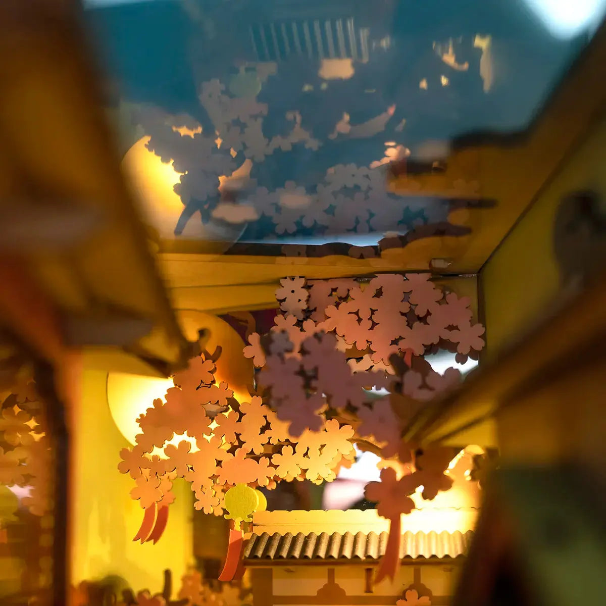 Book Nook Falling Sakura - Crafterra