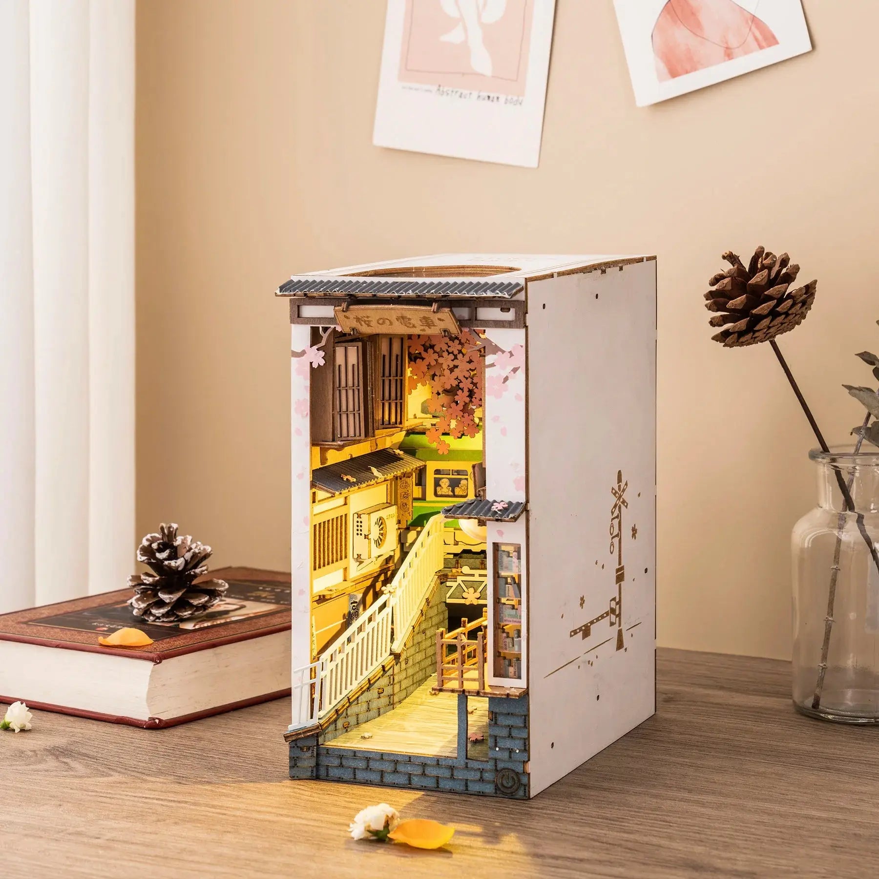 Book Nook Sakura Densya - Crafterra