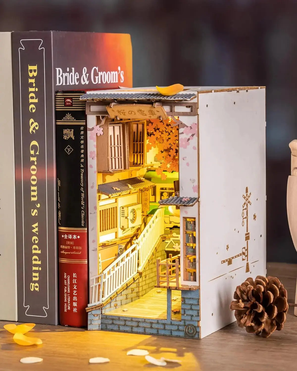 Book Nook Sakura Densya - Crafterra