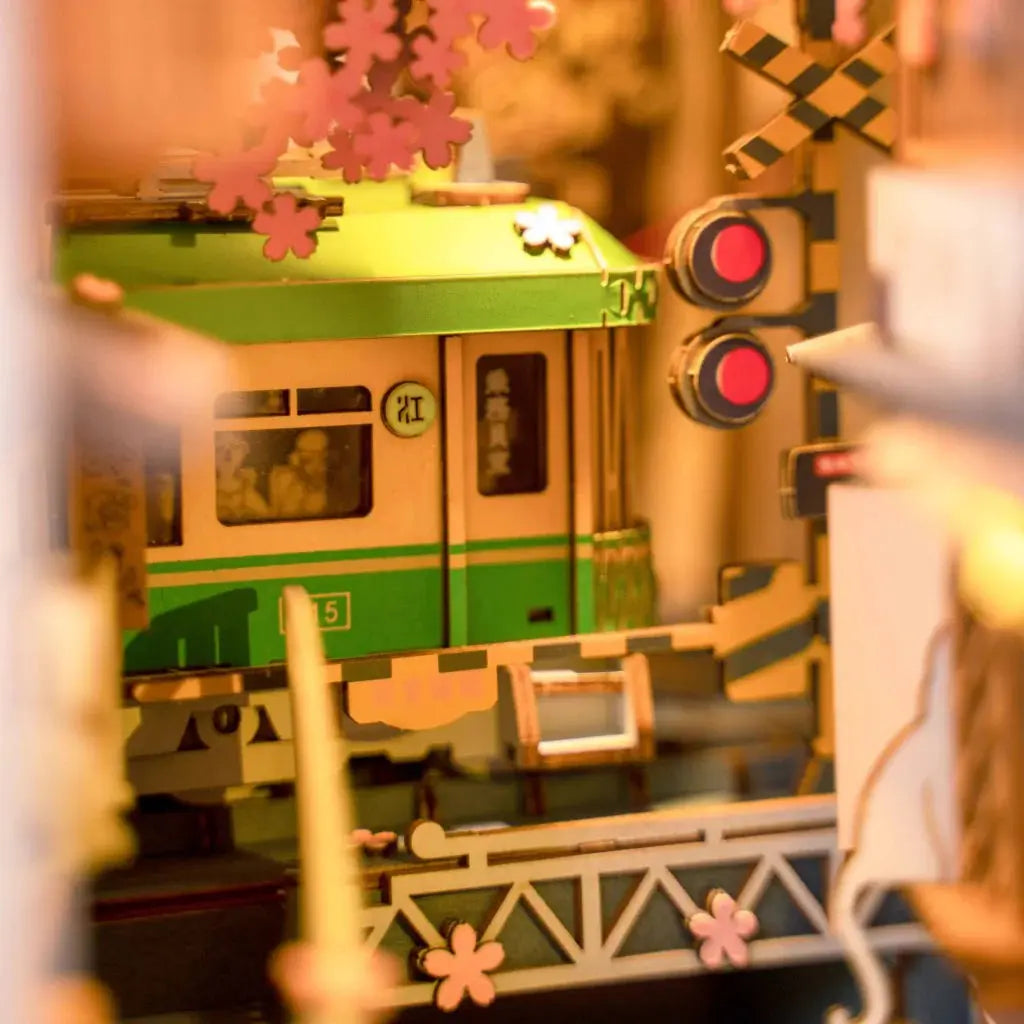Book Nook Sakura Densya - Crafterra