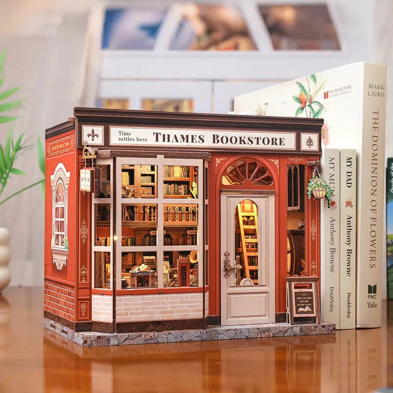 Maison Miniature Thames Bookstore - Crafterra
