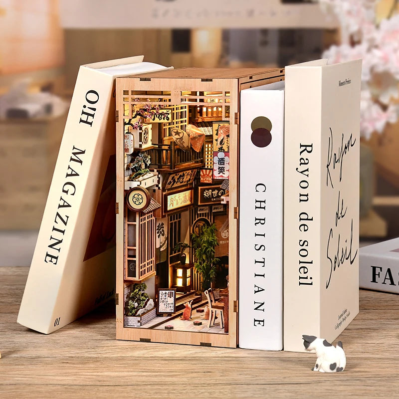 Book Nook The Alley Waiting for the Cat