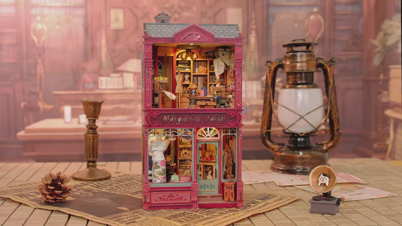 Book Nook Marguerite Tailor